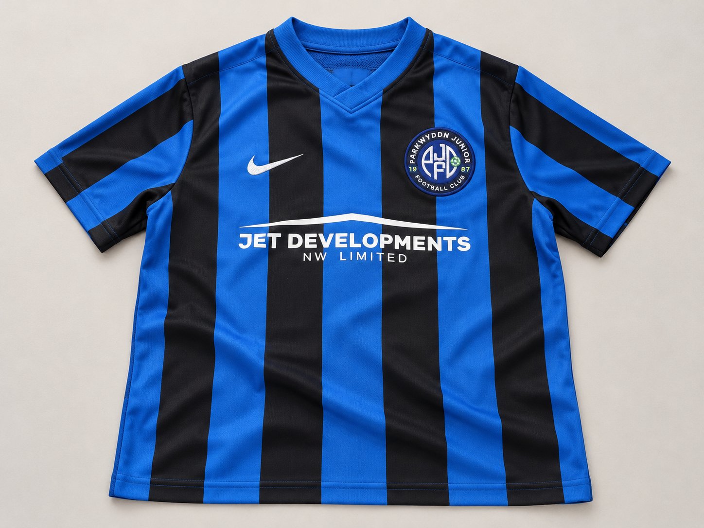 Parkwyddn Junior Football Club kit proudly sponsored by JET Developments NW Limited